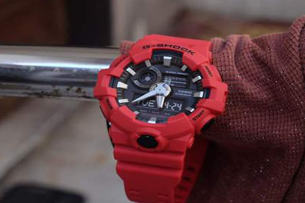 dong ho g shock chinh hang gia re uy tin tai vinh long ga-700-4a do