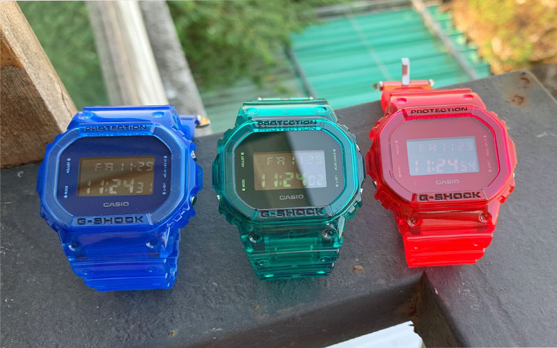dong-ho-g-shock-dw-5600sb-phu-hop-voi-menh-hoa