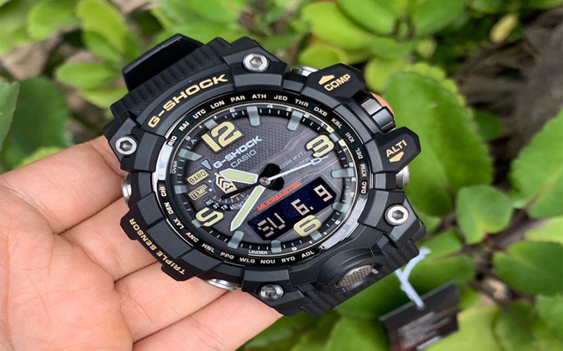 phan-biet-dong-ho-casio-chinh-hang-g-shock-gwg1000